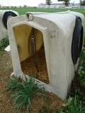 6’ POLY EZ-HUTCH CALVE HUTCH W/ BOTTLE & BUCKET HOLDER, CHAIN & COLLAR