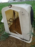 6’ POLY EZ-HUTCH CALVE HUTCH W/ BOTTLE & BUCKET HOLDER, CHAIN & COLLAR