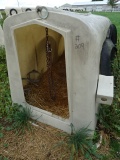 6’ POLY EZ-HUTCH CALVE HUTCH W/ BOTTLE & BUCKET HOLDER, CHAIN & COLLAR