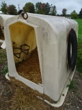 6’ POLY EZ-HUTCH CALVE HUTCH W/ BOTTLE & BUCKET HOLDER, CHAIN & COLLAR