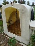 6’ POLY EZ-HUTCH CALVE HUTCH W/ BOTTLE & BUCKET HOLDER, CHAIN & COLLAR