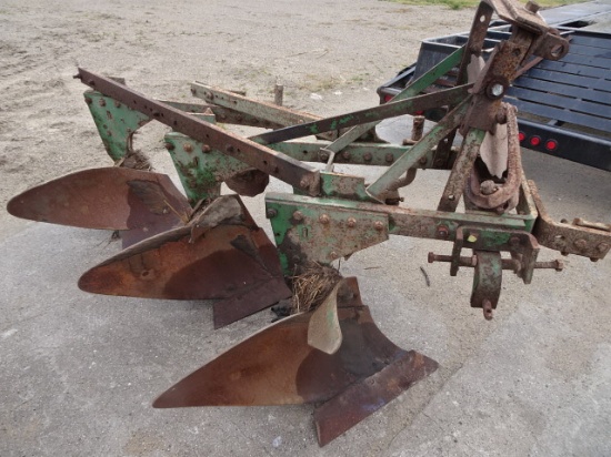 OLIVER 3X16” 3PT TOGGLE TRIP PLOW W/ COULTERS