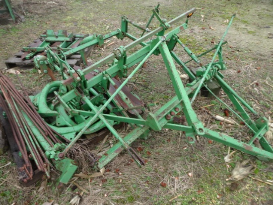 JD EF006 6 ROW FRAME MOUNTED BEAN PULLER, DISASSEMBLED ALL COMPLETE