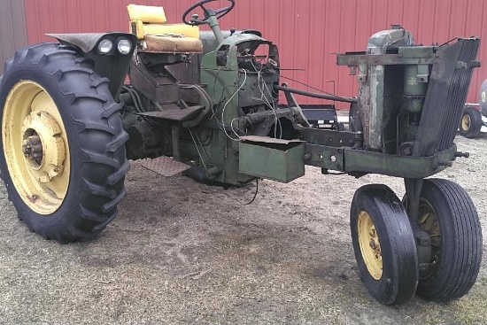 JD 2010 N.F GAS TRACTOR,  COMPLETE NON RUNNING