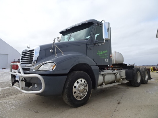 2015 FREIGHTLINER COLUMBIA DAY CAB ROAD TRACTOR,