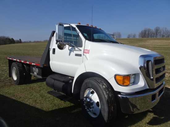 2005 FORD F750 SUPER DUTY S/A FLATBED TRUCK, ONLY 26,941 MILES