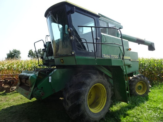 1981 JD 7720 RWA DSL. COMBINE