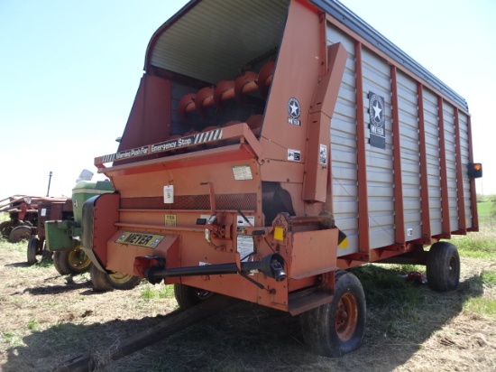 MEYER #3516 GALVINIZED SELF UNLOADING FORAGE BOX ON KNOWLES HD 10 TON GEAR