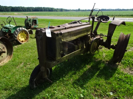 JD B Tractor