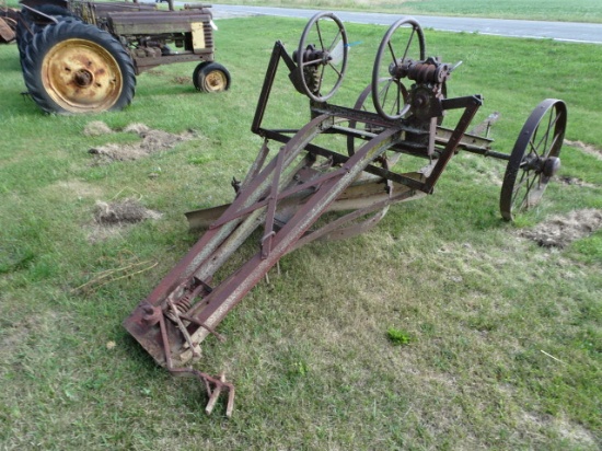 Antique Road Grader, 6'