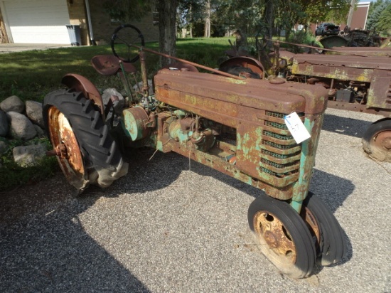JD H Tractor