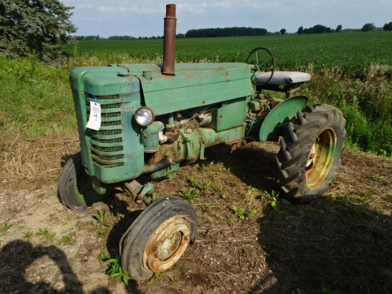 JD M Tractor