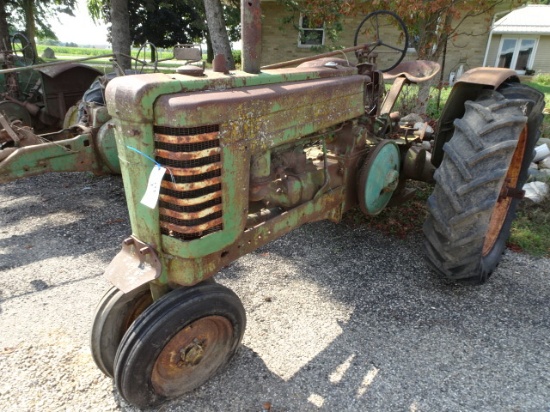 JD A Tractor