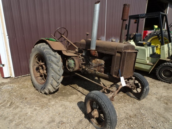 JD G Tractor