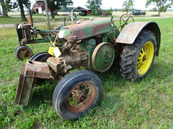 JD D Tractor