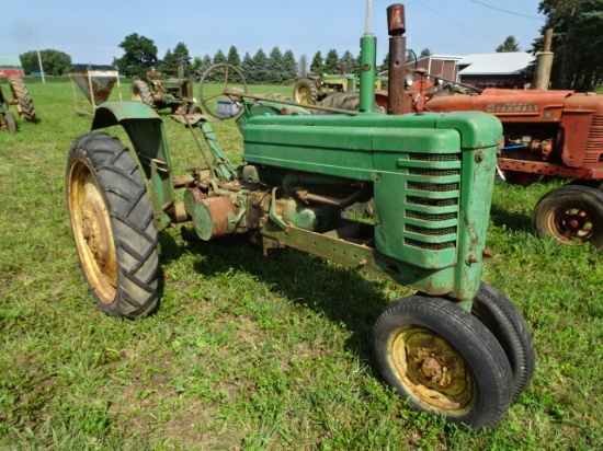 JD B Tractor
