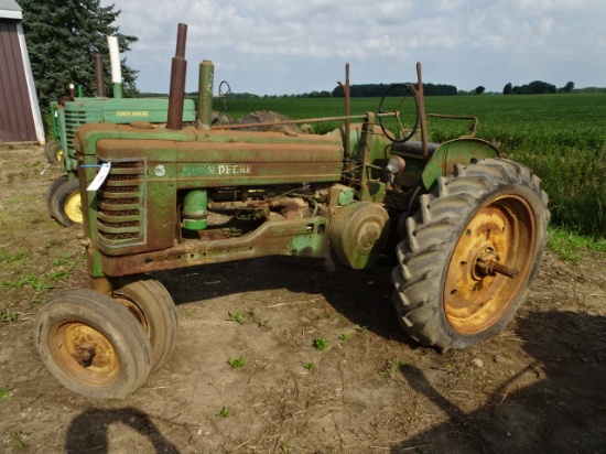 JD B Tractor