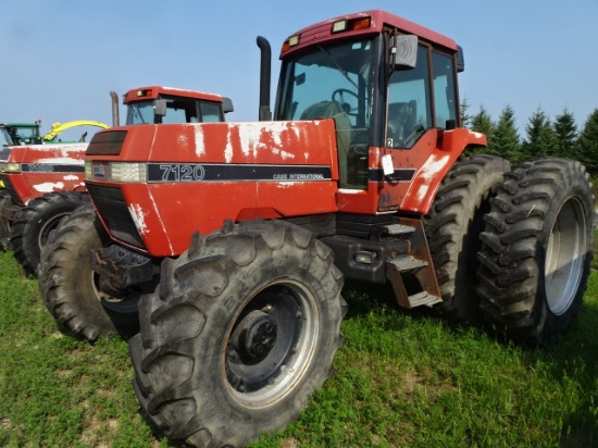 1989 CASE/ IH 7120 MFWD TRACTOR, CAB W/ HEAT, 5030 HRS.