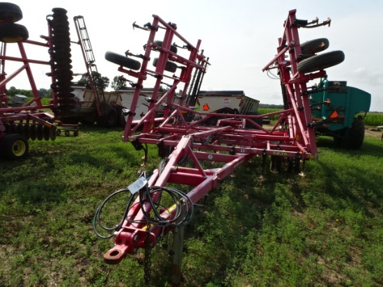 SUNFLOWER 5035 32’ HYD. FOLD 3 SECTION FIELD CULTIVATOR