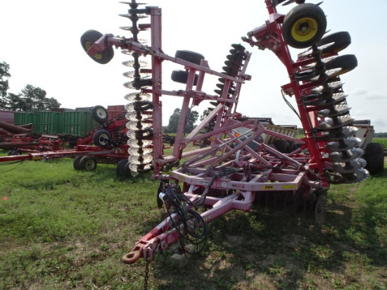 SUNFLOWER 6630 SABER BLADE HIGH-SPEED 32’ HYD. FOLD 3 SECTION C-FLEX DISC