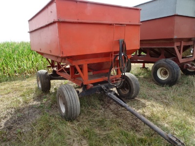 25. Killbros gravity wagon with 14' fertilizer auger