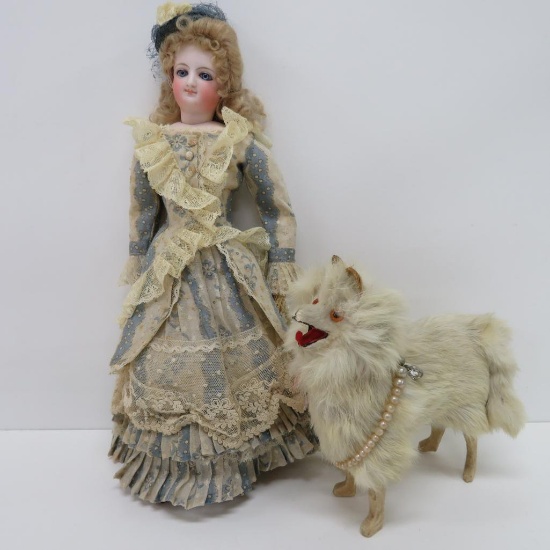 Poupee French doll with French Salon doll