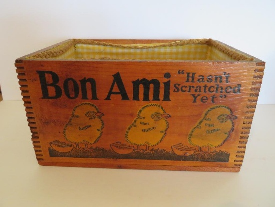 Bon Ami wood Box, Chicks