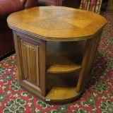 Henredon Octagon Top Side Table 43-2100