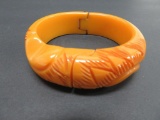 Nice hinged bracelet, attributed to Bakelite