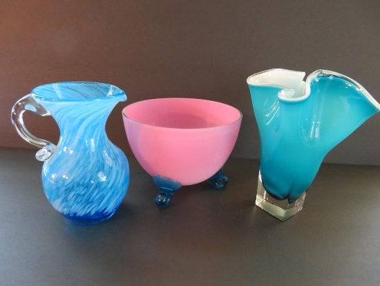 Four pieces of art glass