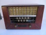 GE Model 321 wooden table top radio