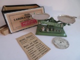 Rexo Laboratory Scale with box