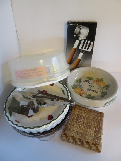 Pie plates, servers and pie saver