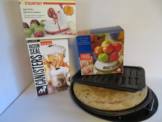 Apple peeler, scale and vacuum container, new in package and pans