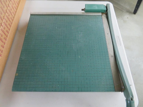 19" Premier paper cutter