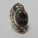 Lovely ring, size 8