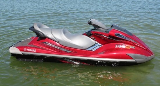 2009 Yamaha FX Cruiser SHO wave runner, 1-3 person capacity