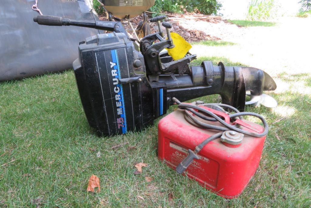 7.5 HP Mercury Outboard motor and gas tank | Cars & Vehicles Boats &  Watercrafts Boat Motors & Engines | Online Auctions | Proxibid