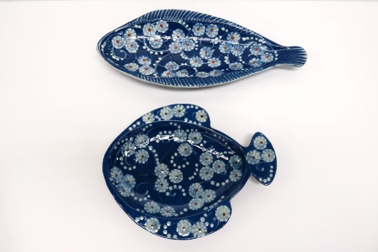 Two fish plates by Nils Kahler Denmark, Mid Century Modern Danish, Margurit Daisy pattern