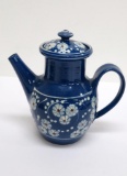 Herman Nils Kahler Danish Modern Pottery coffee pot, Marguerit daisy, 8 1/2