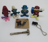 Toy premium lot, Smurf, Raisons, and Captain Crunch