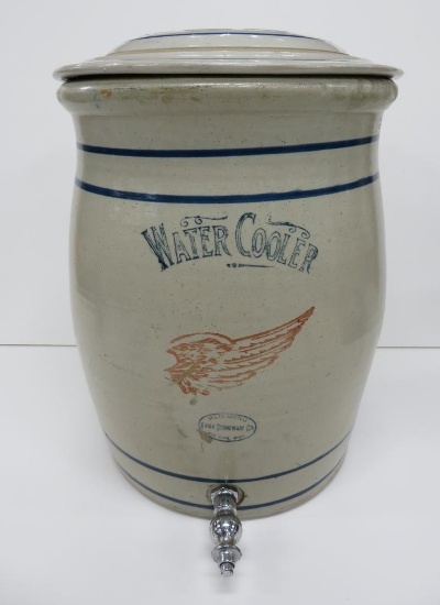 10 gallon Red Wing Water cooler with cover