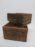 Two nice wooden boxes, Daphne and sifting