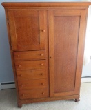 Lovely Oak wardrobe, five drawers, mirror, and single door closet