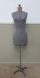 Adustable height dress form