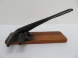 Cast iron nut cracker, 10