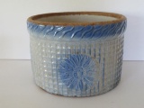 Blue and White Stoneware Basketweave and Daisy butter crock, 6 1/2