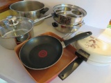 Assorted kettles, pans and omlette pan