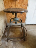 Interesting metal and wood stool, does not extend in height