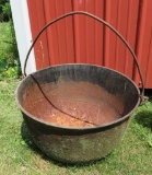 Large cast iron scalding pot, 27